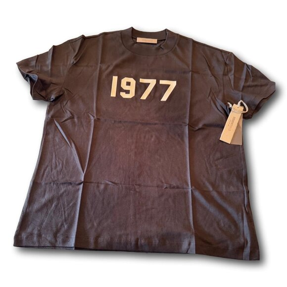 Fear of God ESSENTIALS Black '1977' T-Shirt Fear Of God Essentials Size: XL NWT - Picture 3 of 4